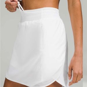 Lululemon Hotty Hot High-Rise Skirt *Long
White Size 4